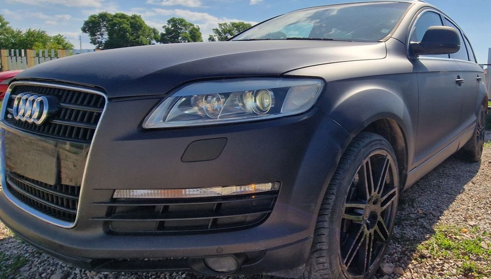 Audi Q7 4.2 бензин