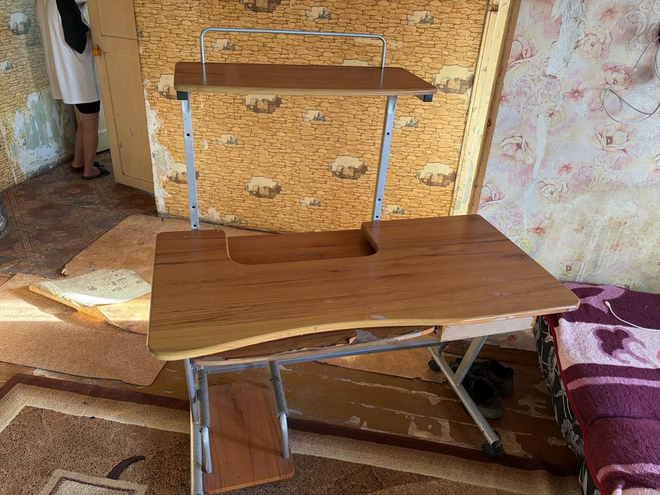 Отдам бесплатно Стол компьютерный