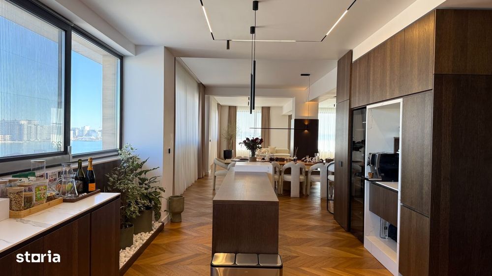 Penthouse pe bune, 5 camere, vedere la Mare si la Lac, 5 parcari subte