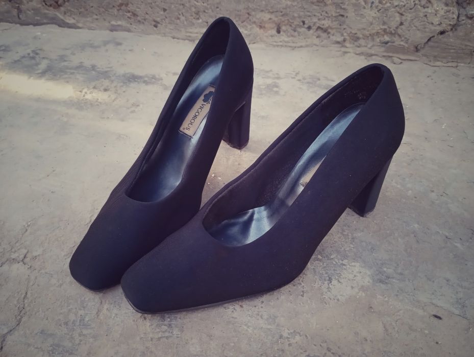 продаются туфли на каблуках