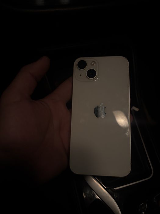 Продам айфон 13.