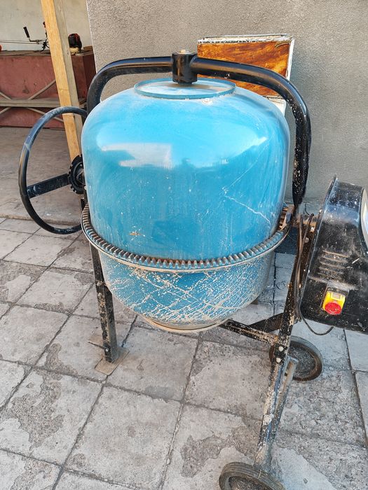 Продаётся бетономешалка