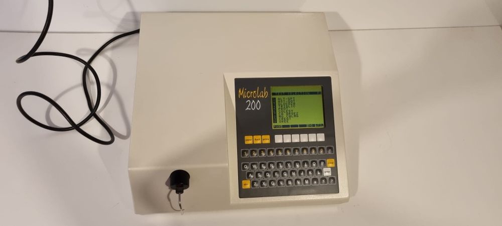 Aparat medical Microlab 200