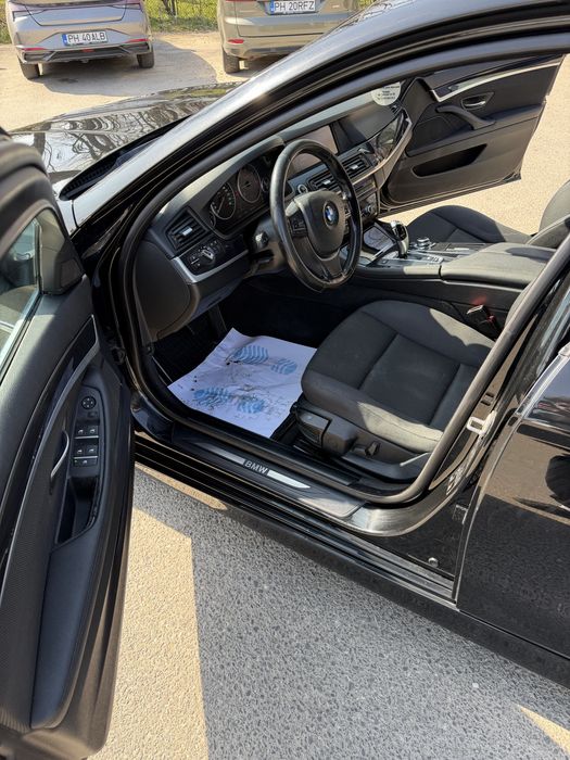 BMW Seria 5 F10 520d - Anul 2011 - Stare excelenta - km reali