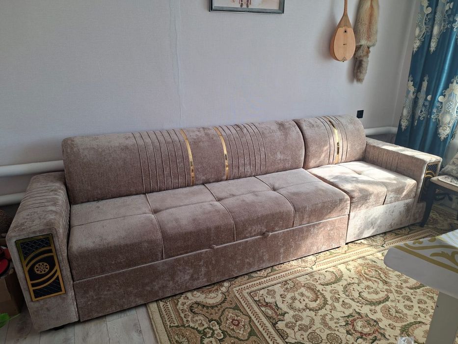 Продаеться диван хорошим состояние