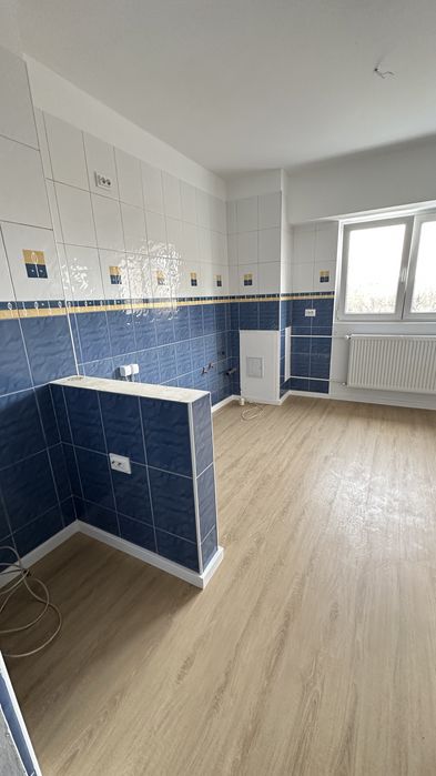 Inchiriez Apartament 4 camere Unirii  langa Metrou
