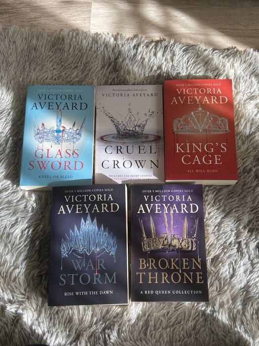 Seria carti Red Queen