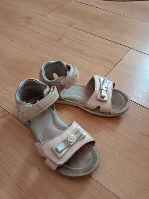 Детские босоножки для девочек