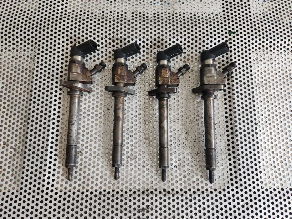 Injectoare Injector Peugeot Ford Citroen 2.0 Hdi Tdci 407 307 Kuga Focus C4 C5 Mondeo C Max- Dezmem