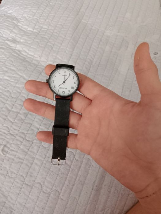 Продам обычные часики