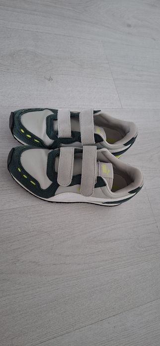 Adidasi copii Puma marimea 34