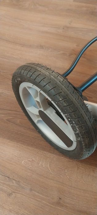 Бебешка. количка.