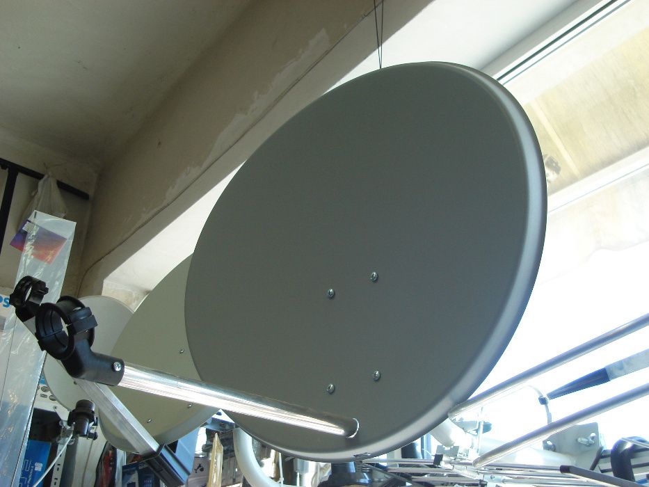 Сат  Антена ,уреди за настройка за Кемпер, Камион ,Тир