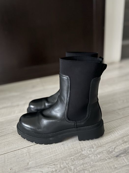 Боти от естественна кожа