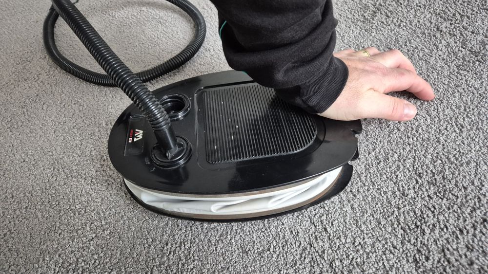 Pompă de picior pentru unflat