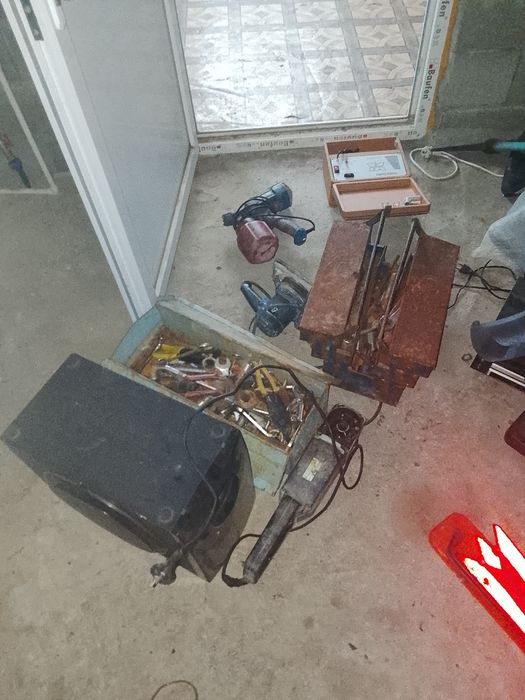 Copresoare de uflat rotile auto leptouri chei in truse