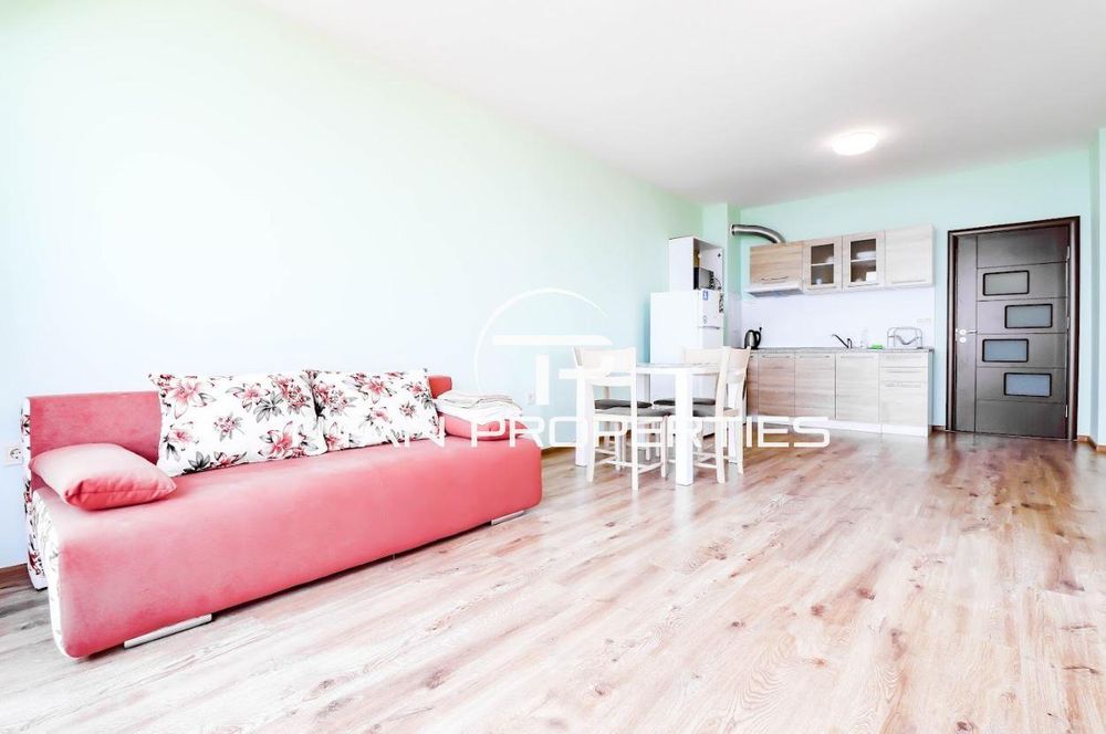 Дава се под наем Двустаен апартамент в Варна, Център - 70 кв.м за 500 € - Снимка #2