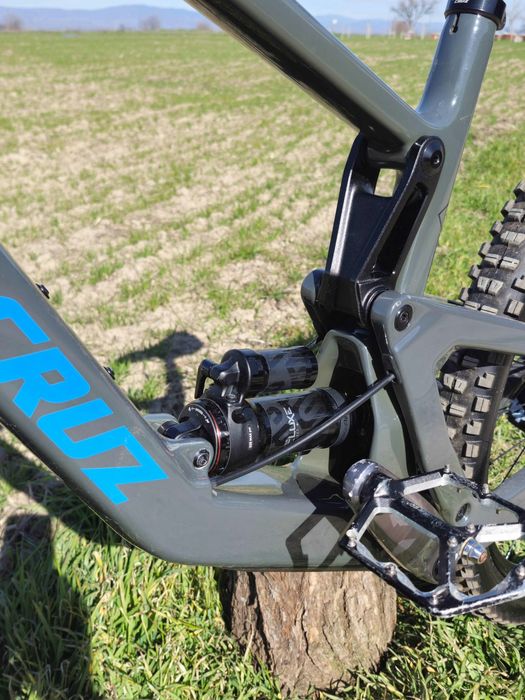 2023 Santa Cruz Bronson C * FULL CARBON * MULLET