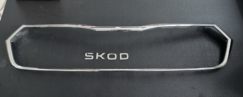 Grila, rama, skoda octavia 2025