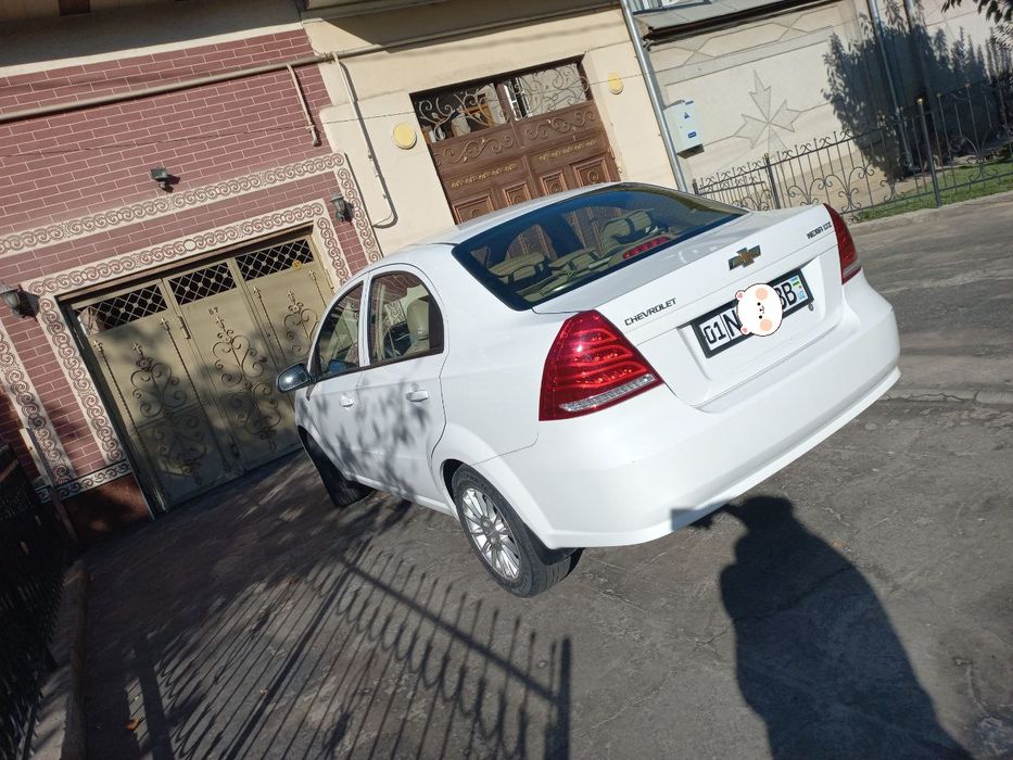 Nexiya 3, 4 srochno sotiladi