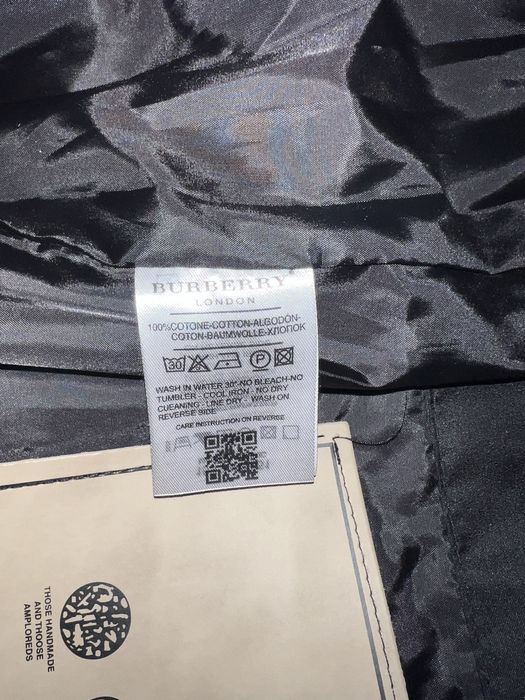 Оригинален елек Burberry с QR код