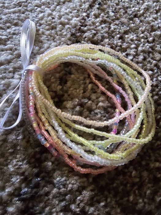 Светещи гривни с маниста за крак