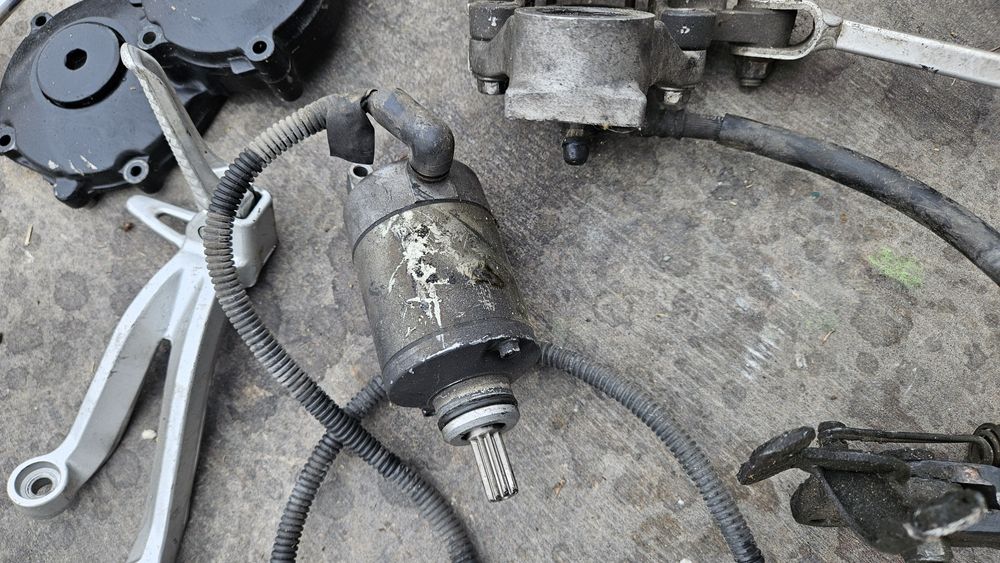 Piese gsx r 600 K1 k2 k3