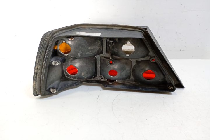 Stop  dreapta cu mic defect Mercedes-Benz W124 prima generatie