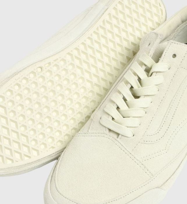 Vând sneakers unisex