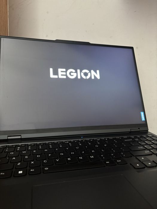 Vand lenovo legion 5 pro Ryzen 7 7745hx | RTX 4070 | 32gb ram | 240hz
