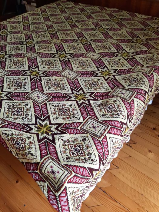 Покривало за спалня от чиста вълна