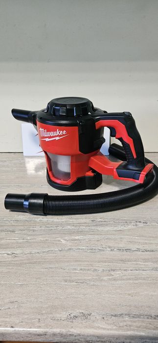Milwaukee Прахосмукачка M18CV
