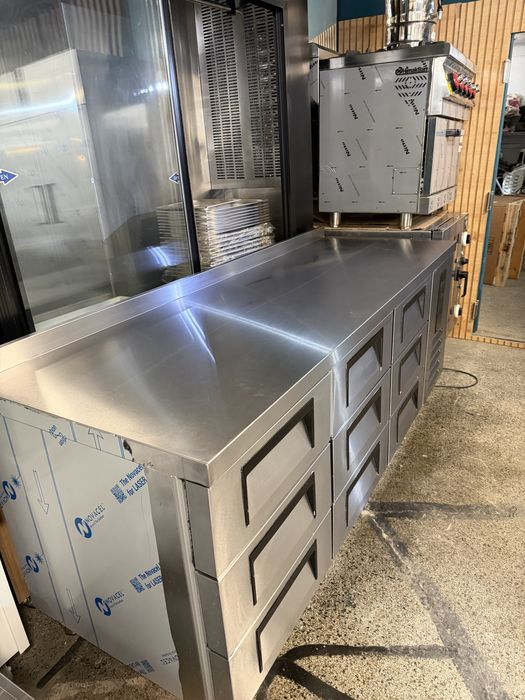 Хладилна маса  с 6 чекмеджета