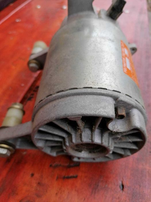 Motor electric produce curent