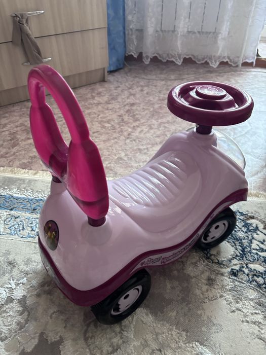 Машинка каталка,для детей