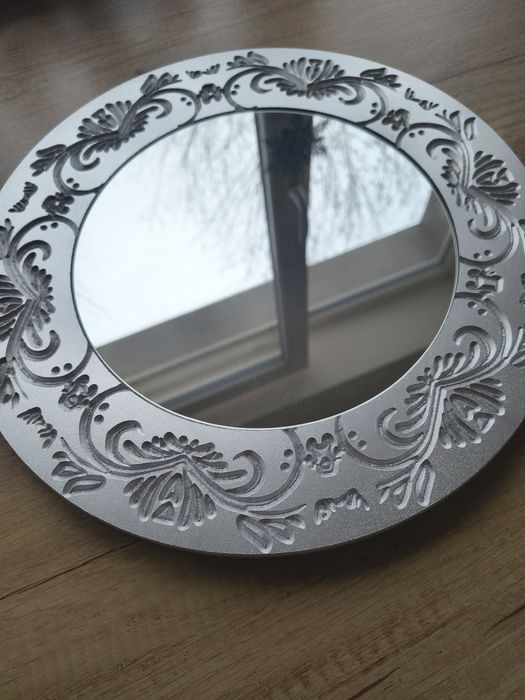 Oglinzi rotunde de diferite dimensiuni