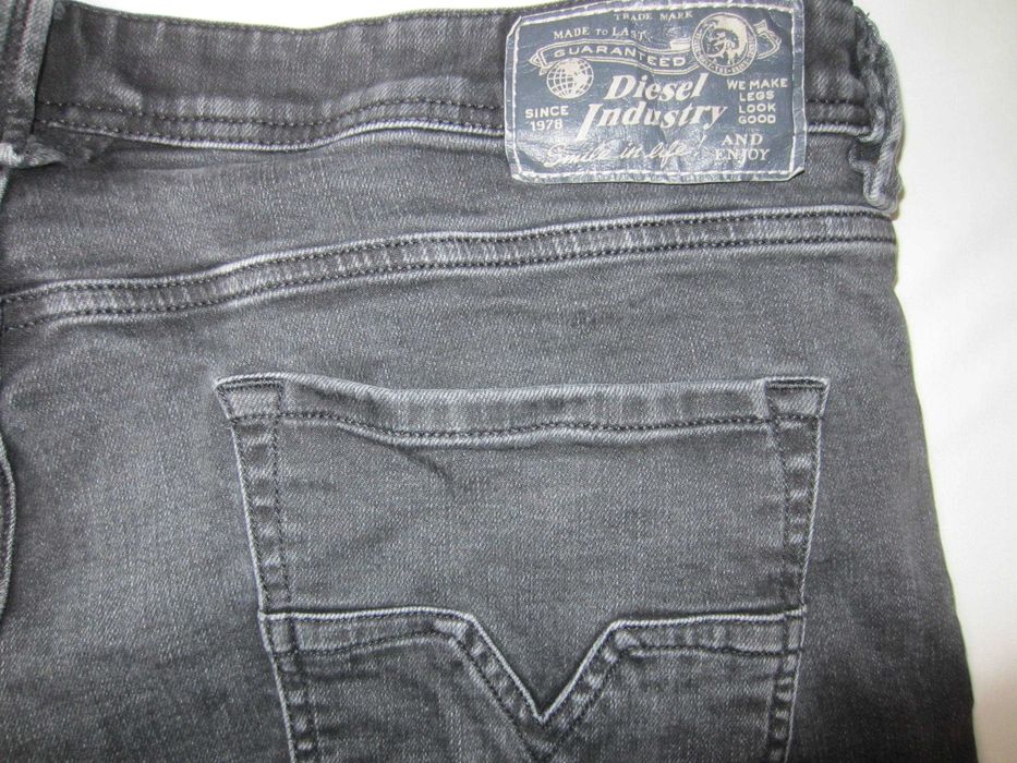 Blugi Diesel LARKEE,W40 L32,Talie=104cm,Lung=107cm,dreapti, ca noi
