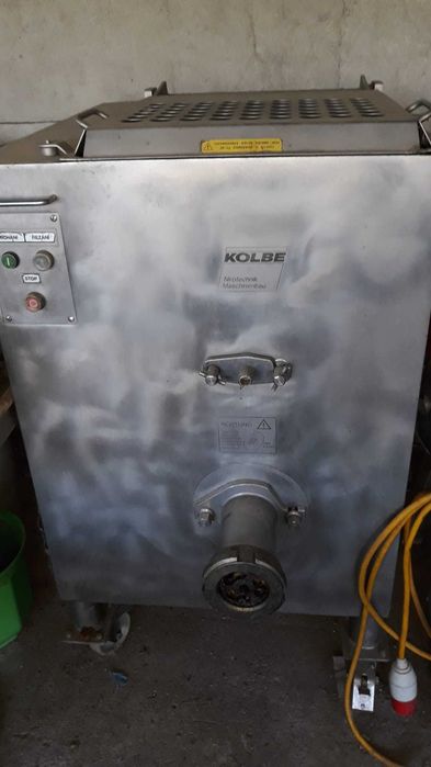 Vand utilaje de macelarie .