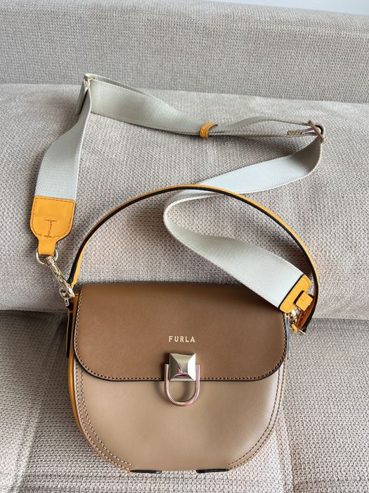 Нови оригинални несесери Guess, Furla, Ted Baker