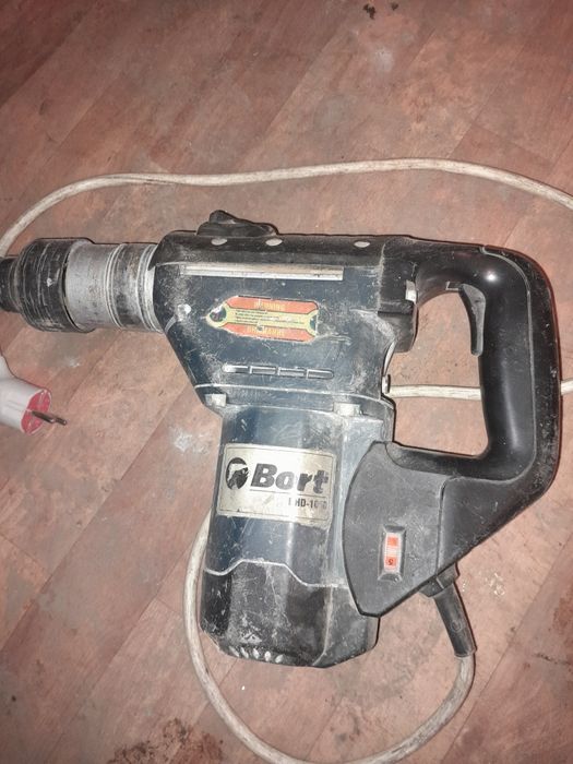 Перфоратор продам робочий 10000