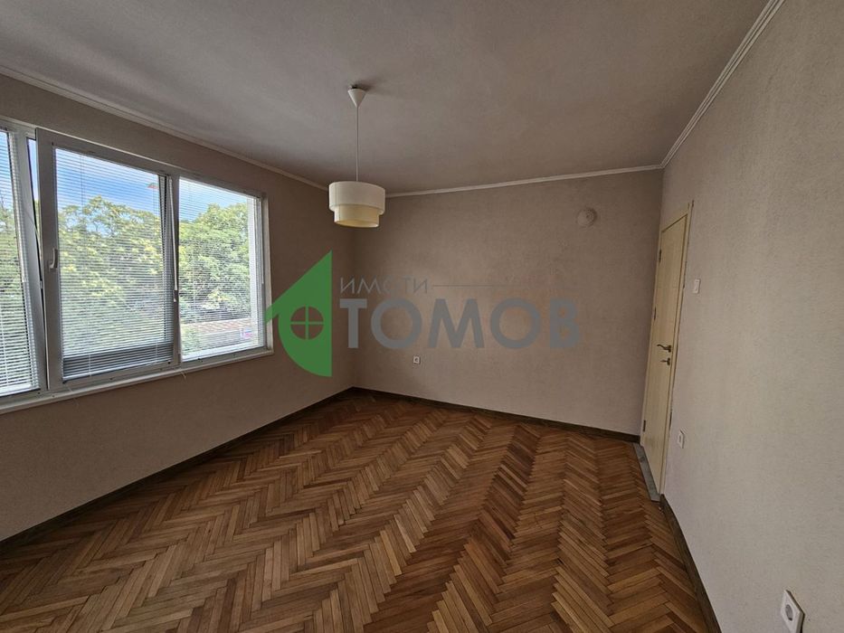 Дава се под наем Тристаен апартамент в Стара Загора, Център - 65 кв.м за 346.8 € - Снимка #1