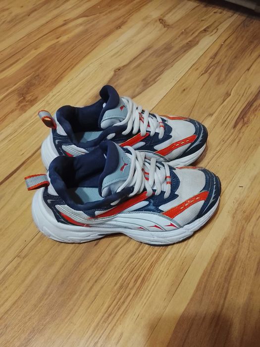 Маратонки 35 ,5 номер