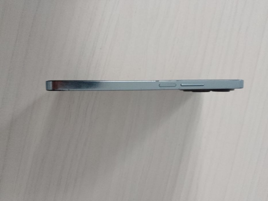 Honor x8a ideal 6 oy ishlatilgan qotmaydi.yili 2024.Kamera 100mp 128gb