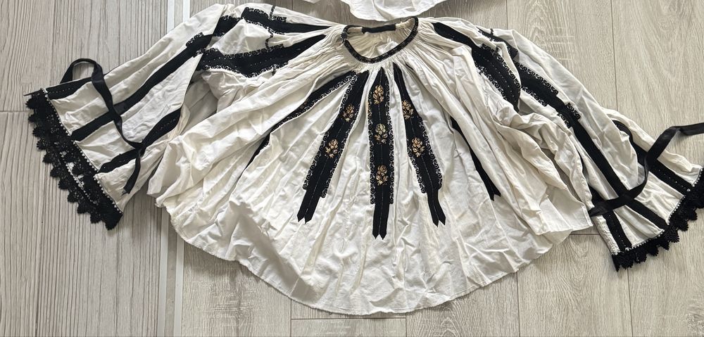 Set complet momarlanesc autentic