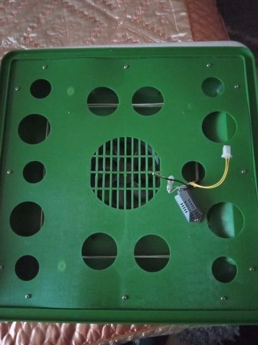 Incubator pentru oua