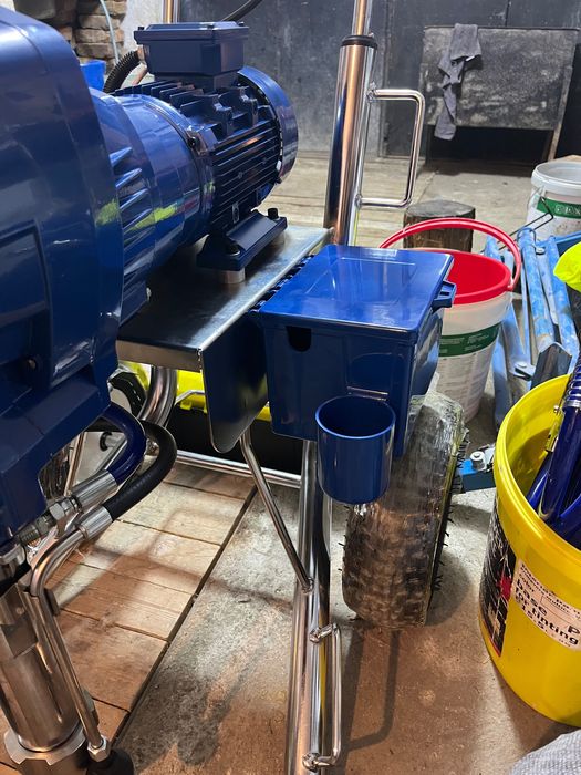 Машина за безвъздушно шпакловане и боядисване 10литра в минута