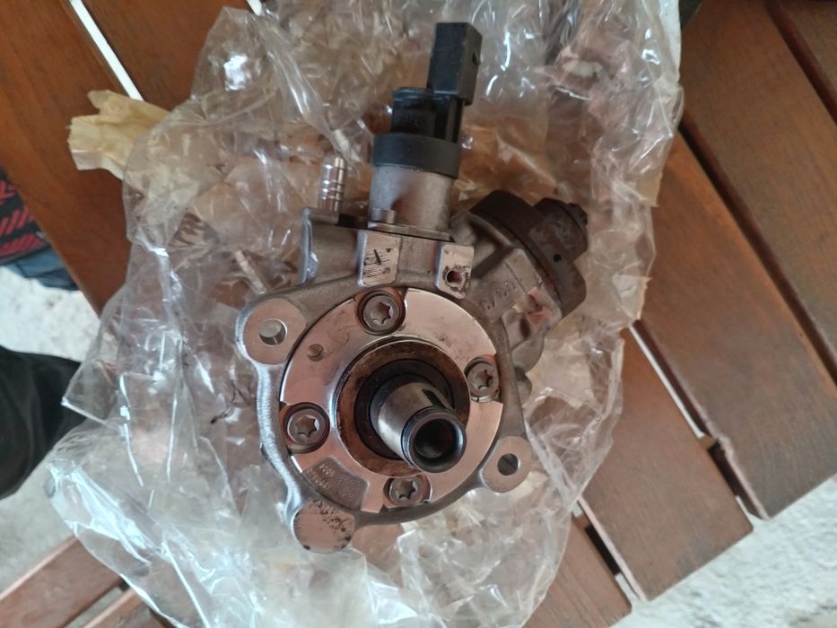 Pompa înaltă 318 D