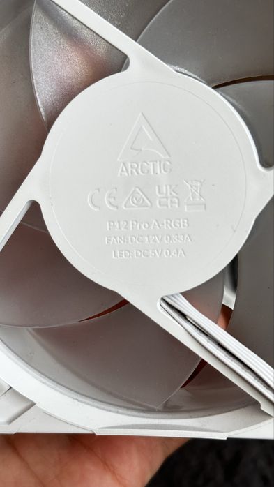 3 Ventilatoare fanuri Arctic P12 PRO ARGB