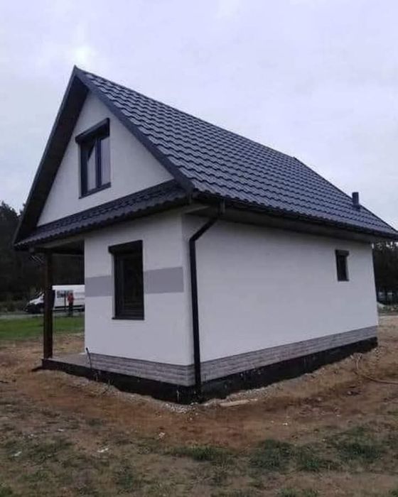 Vând case modulare pe structură metalică învelit cu panouri sandwich