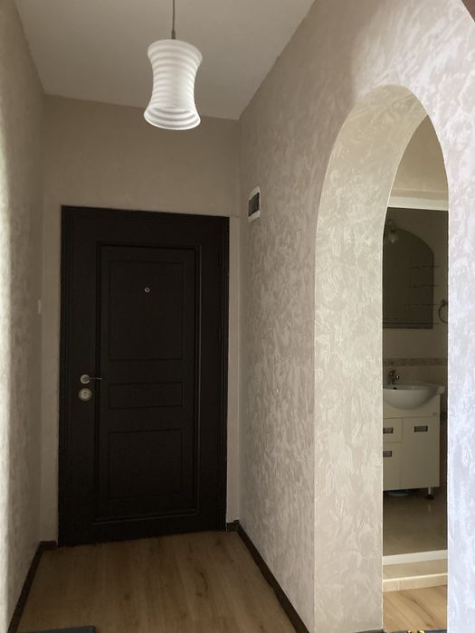 Дава се под наем Тристаен апартамент в Перник, Център - 70 кв.м за 357 € - Снимка #8